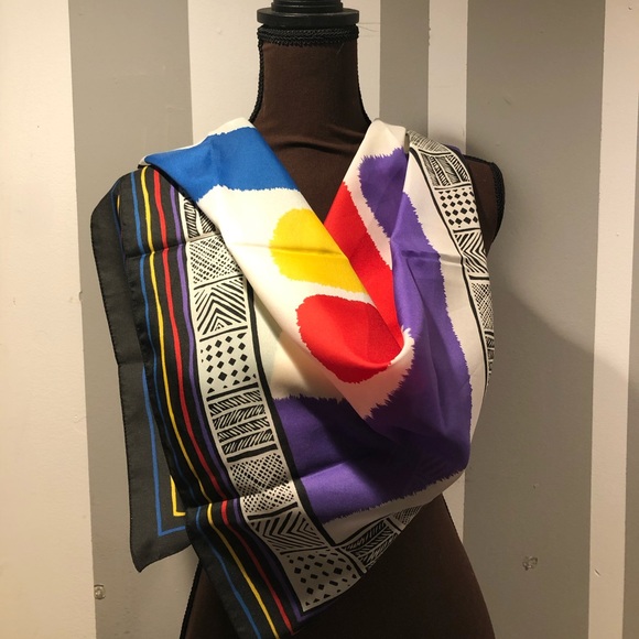 30’inches Polyester scarf. Made in Italy. - Picture 1 of 4